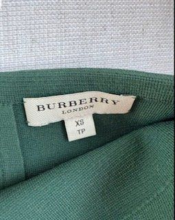 Burberry Vestiti: Splendid Dress Burberry XS Robe – Usato da Zürich venduto da Julianobzh 1