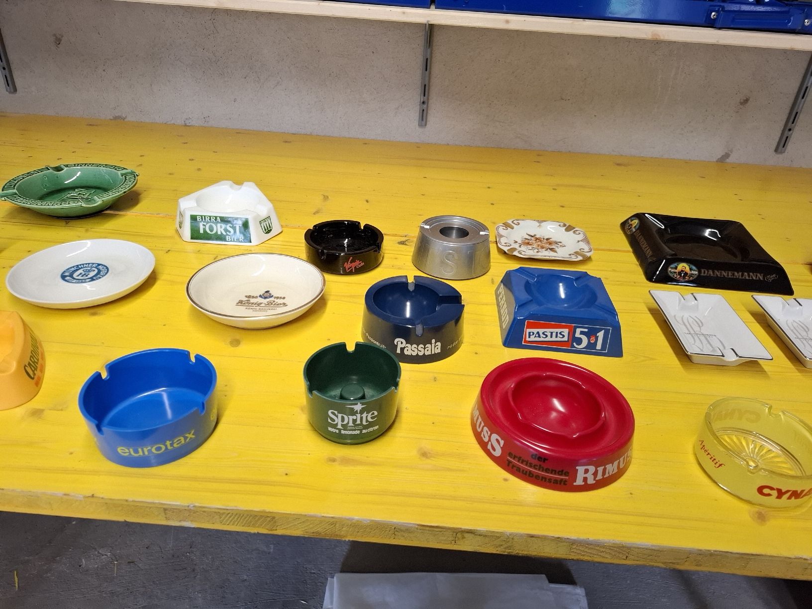 Portacenere: Grosse Sammlung Aschenbecher diverse Marken – Usato da St.Gallen venduto da bpeter01 2