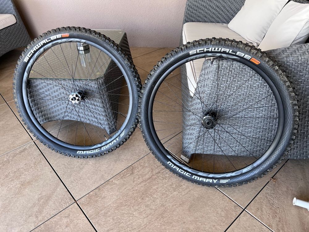 Roues vélo vtt ebike Raceface AR30 offset pneus Magic Marry 1