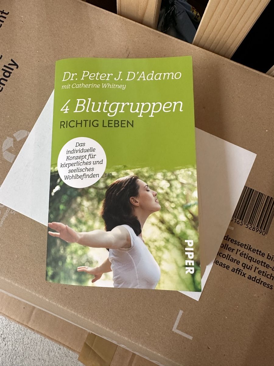 Libri: 4 Blutgruppen richtig leben – Nuovo (secondo la descrizione) da Oberurnen venduto da jasmin2fel
