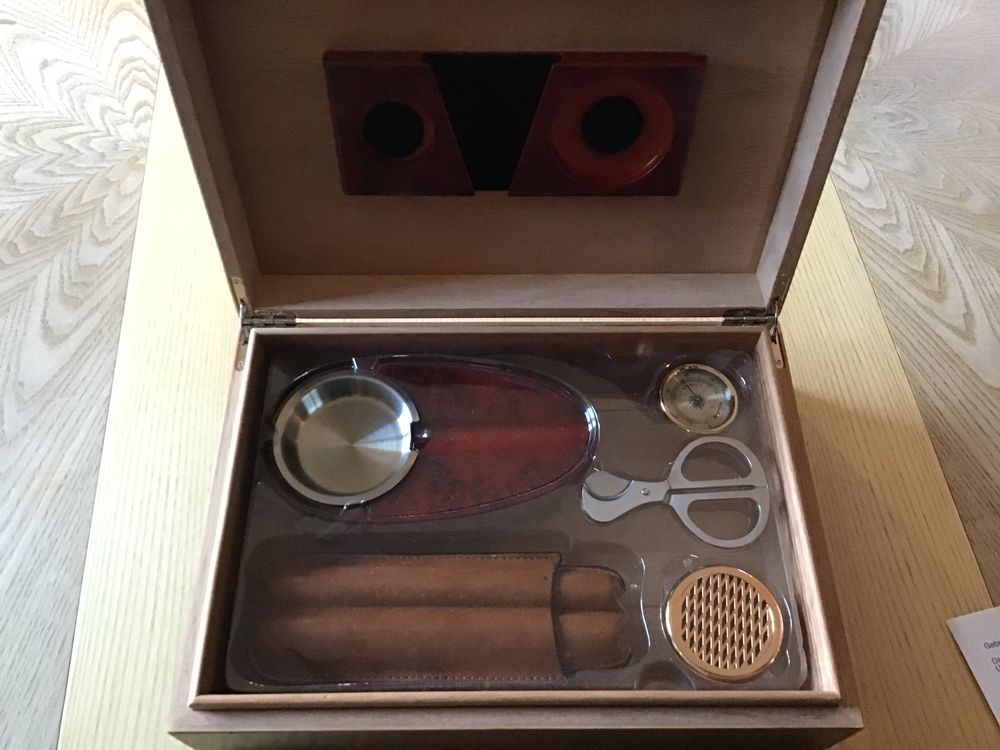 Humidor für Zigarren komplett mit Zubehör (Unbenutzt) Kaufen auf Ricardo