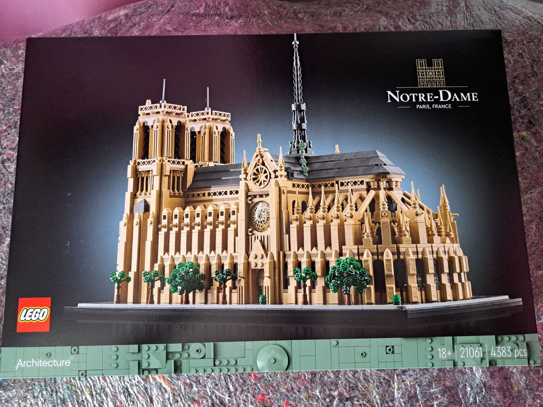 Lego Kit di costruzioni: Lego Notre Dame – Nuovo (secondo la descrizione) da Heimberg venduto da Te23BLS