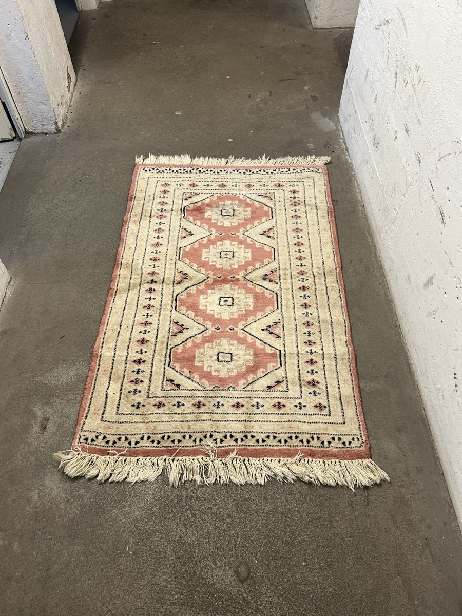 Tappeti: Teppich – Usato da Basel venduto da Krisztina.na