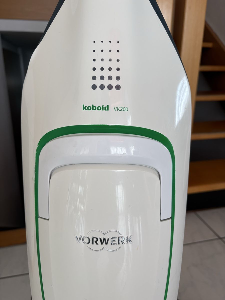 Vorwerk Aspirapolveri & Accessori: Vorwerk Kobold VK200 avec accessoires – Usato da Essert FR venduto da bro_txr8 2