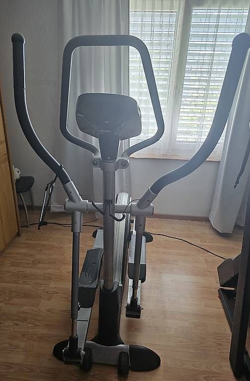 Hometrainer: crosstrainer zum verschenken  – Usato da Reinach venduto da kap_pf6y 1
