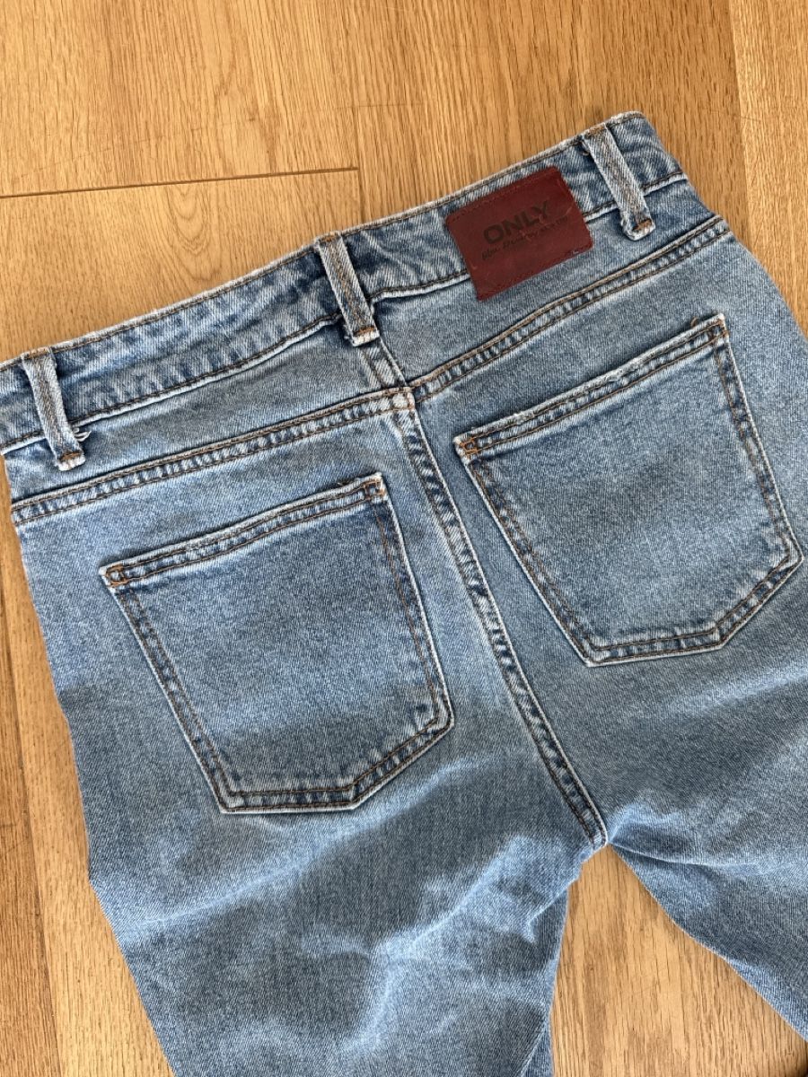 Only Jeans: Only Jeans Gr. 25/32, Top Zustand  – Usato da Basel venduto da wic_f7cf 2