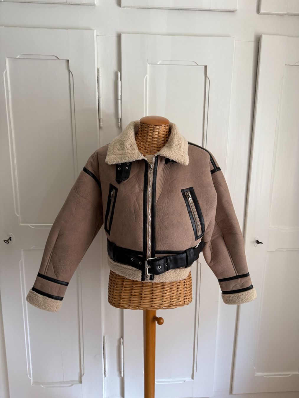 Giacche: Cropped Jacke beige XS – Usato da Zürich venduto da Diazaio
