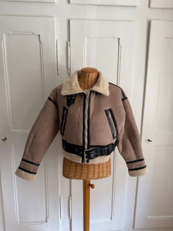 Cropped Jacke beige XS