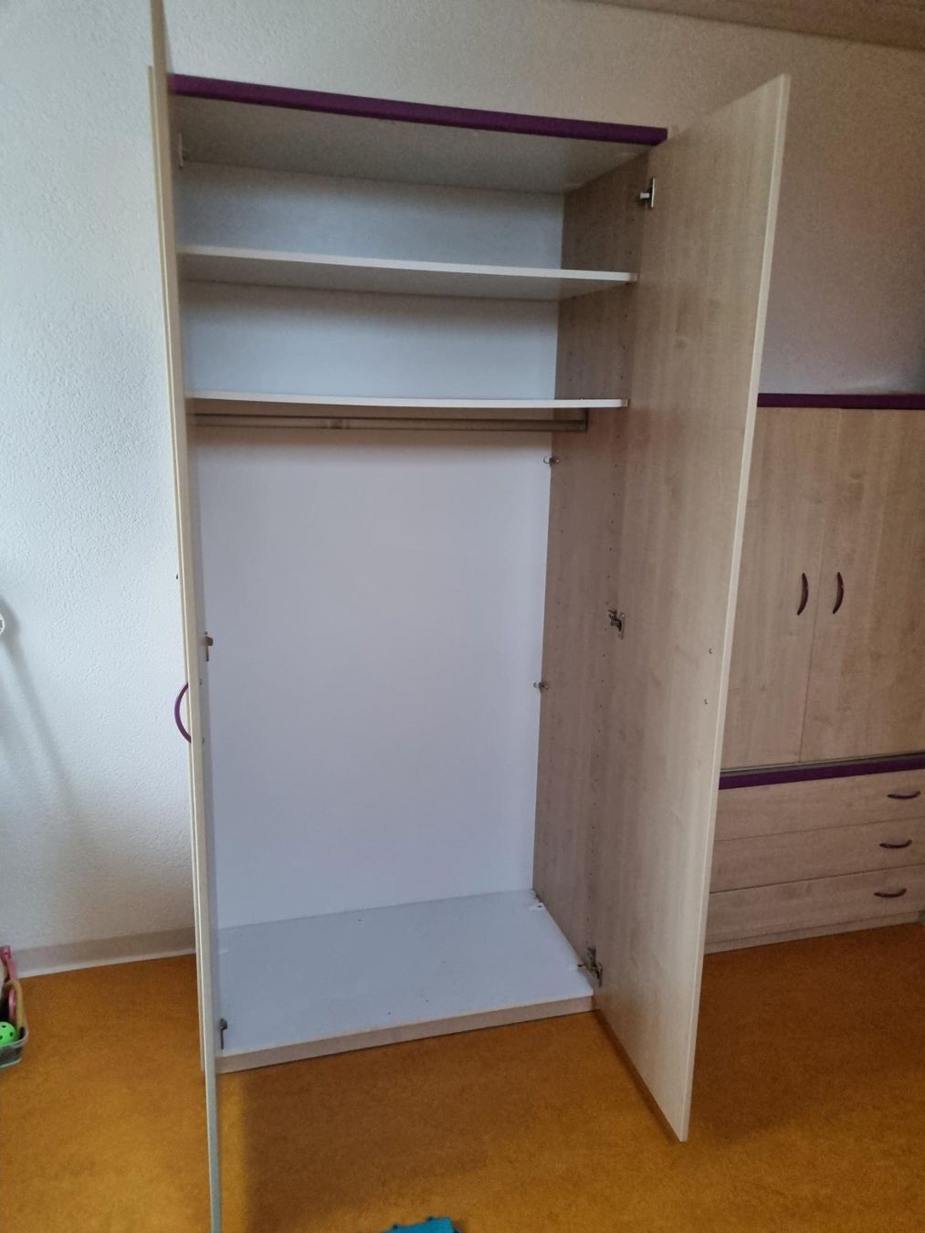 Armadi: Schrank, 2 türig, mit Spiegel – Usato da Obergösgen venduto da Rippi 1