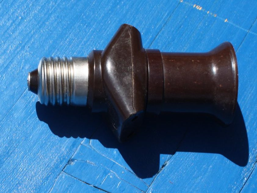 Alimentation électrique: STROMDIEB MIT E27 STECKFASSUNG – D'occasion à Wauwil par Pneuedy 1