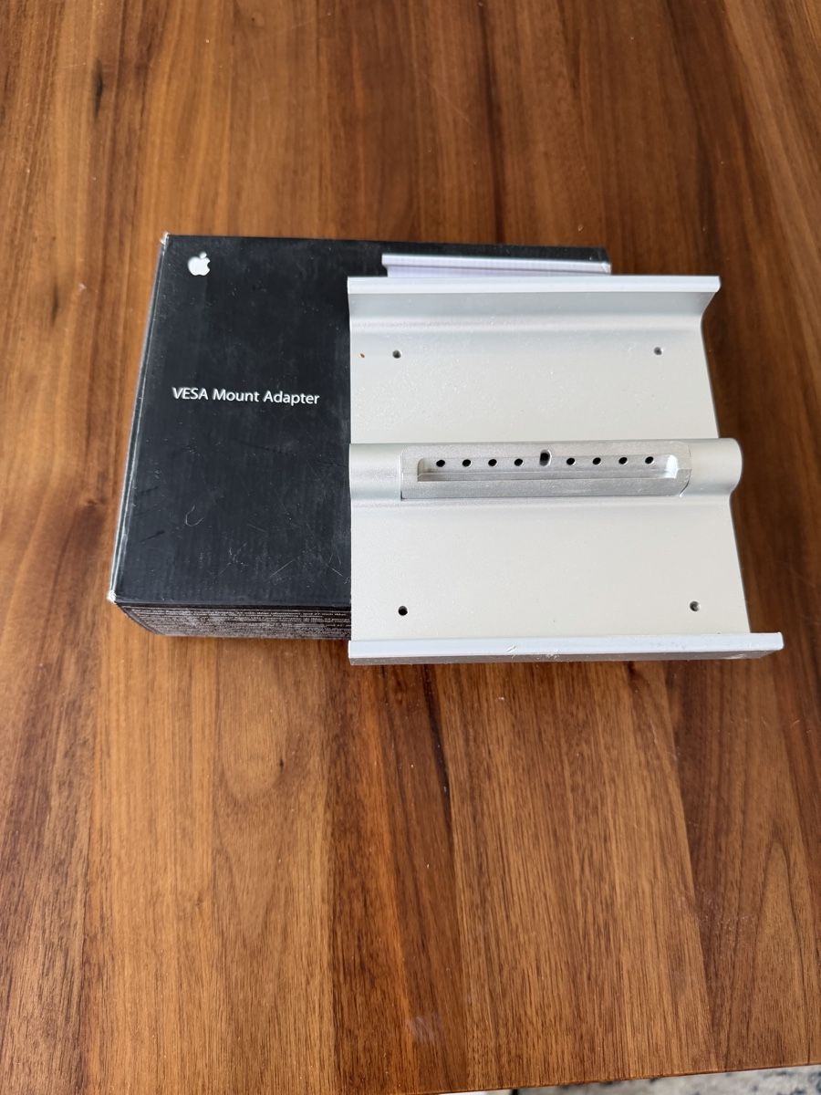 Staffa per monitor: Apple VESA Mount – Usato da Dörflingen venduto da GeneTec