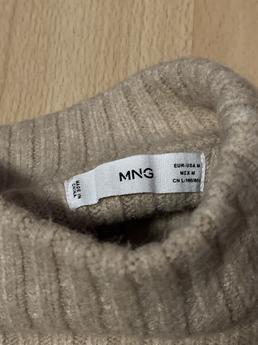 Mango Maglioni & Felpe: Strickpullover Mango beige gerippt Grösse M guter Zustand – Usato da Wettingen venduto da ele_n8lj 1