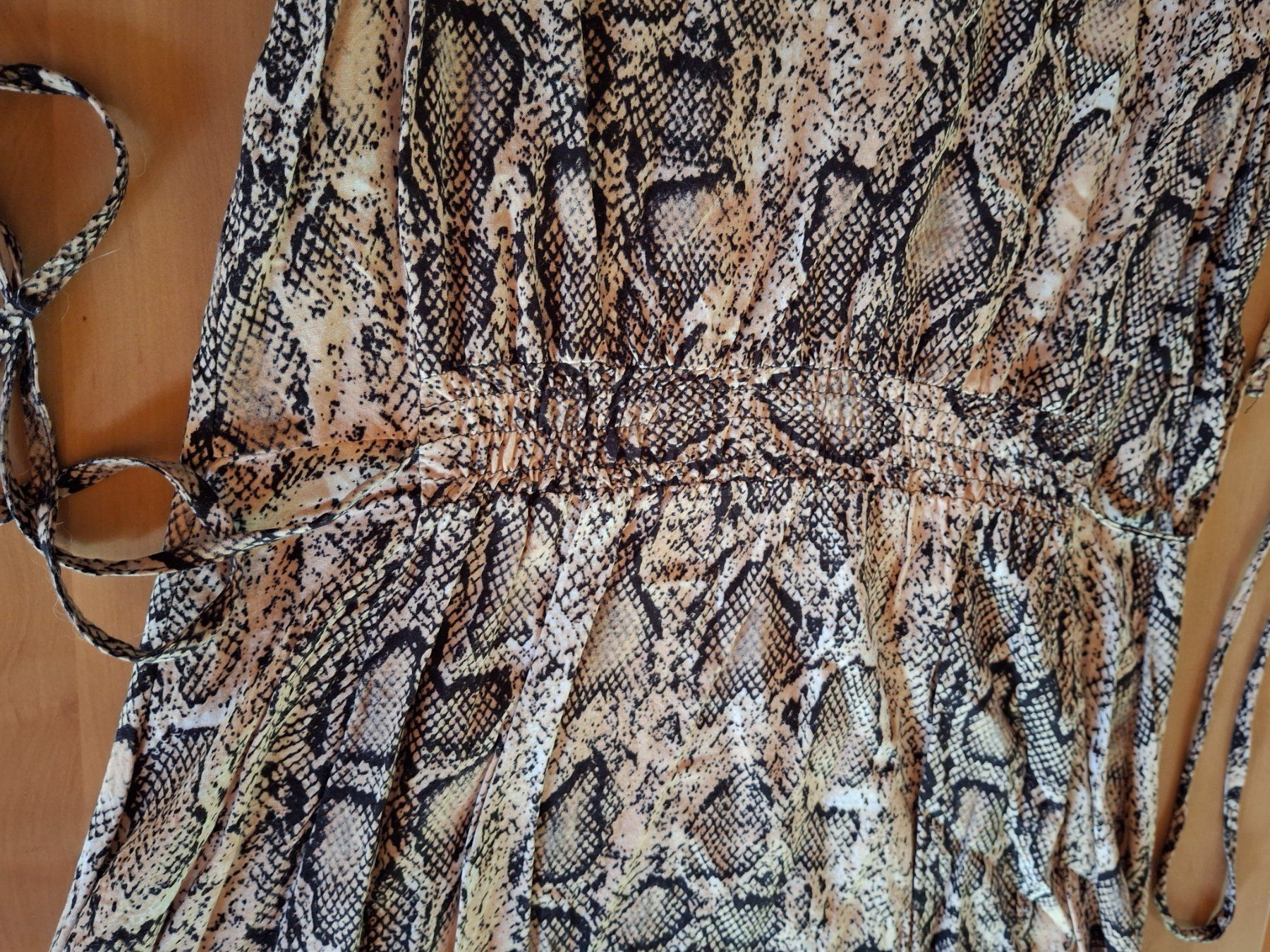 C&A Robes: Robe imprimé reptile taille 40 marque C&A – D'occasion à Villiers par san_jn5w 3