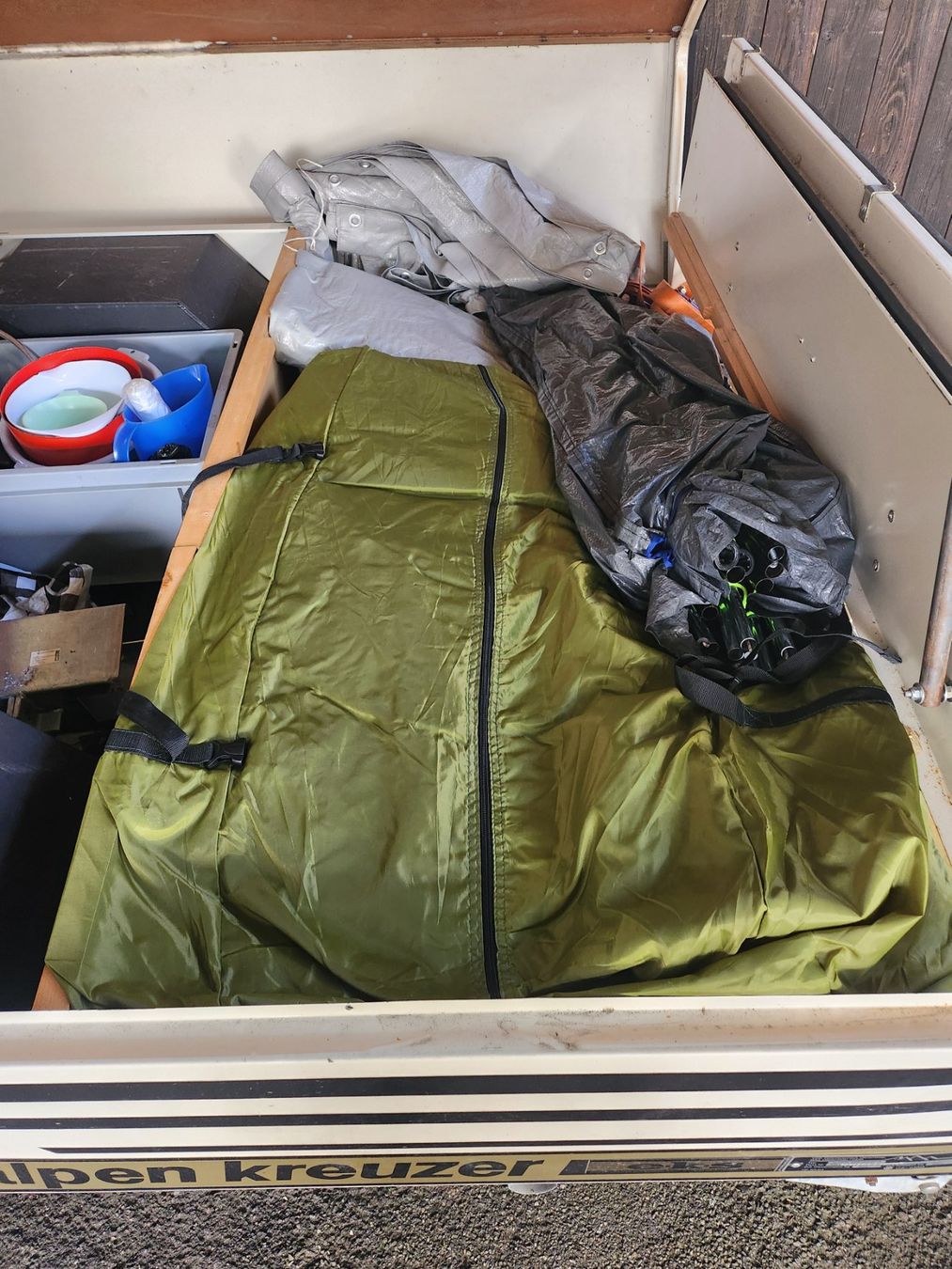 Camping Fahrzeuge: Camping Utensilien mit Anhänger – Gebraucht aus Herzogenbuchsee von walsch01 6