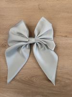 Haarspange Schleife Silber-Grau, ideal für den Sommer!