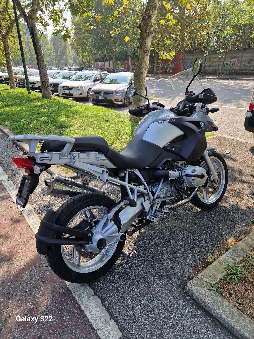 BMW Enduro: BMW R 1200 GS Motorrad mit Topcase – Usato da Bellinzona venduto da Lory-72 1