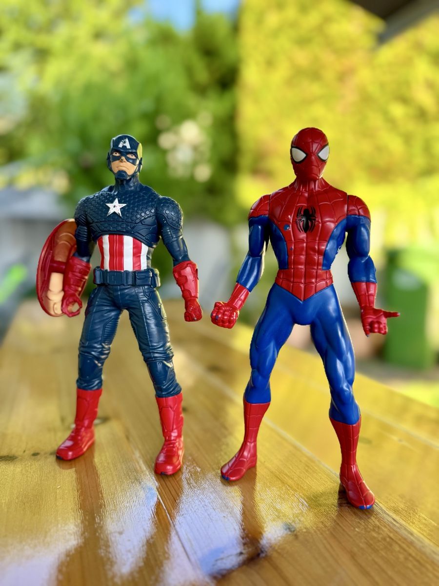 Giocattoli: Marvel Superheroes Captain America & Spiderman Action Figure – Usato da Bülach venduto da dan_7scp