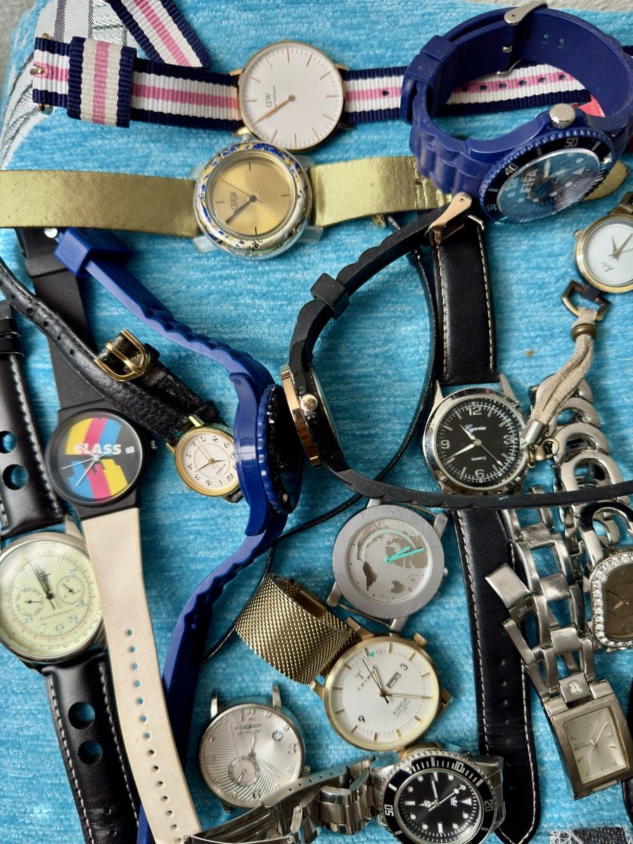 Orologi: Uhren  – Difettoso da Zürich venduto da P.Hz 3