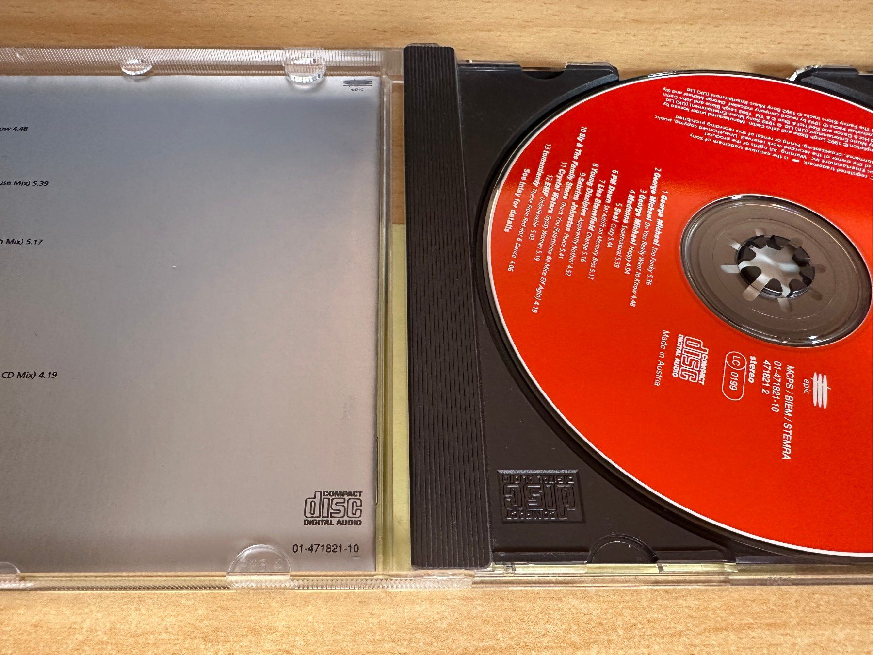 CD: F6 Various – Red Hot + Dance – Usato da Rikon im Tösstal venduto da Alpenmutz 2