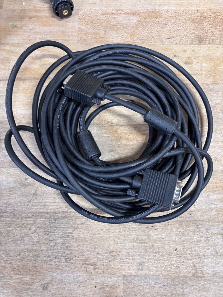 Cavi: Cable VGA 10m – Usato da Epalinges venduto da nat_yr5q