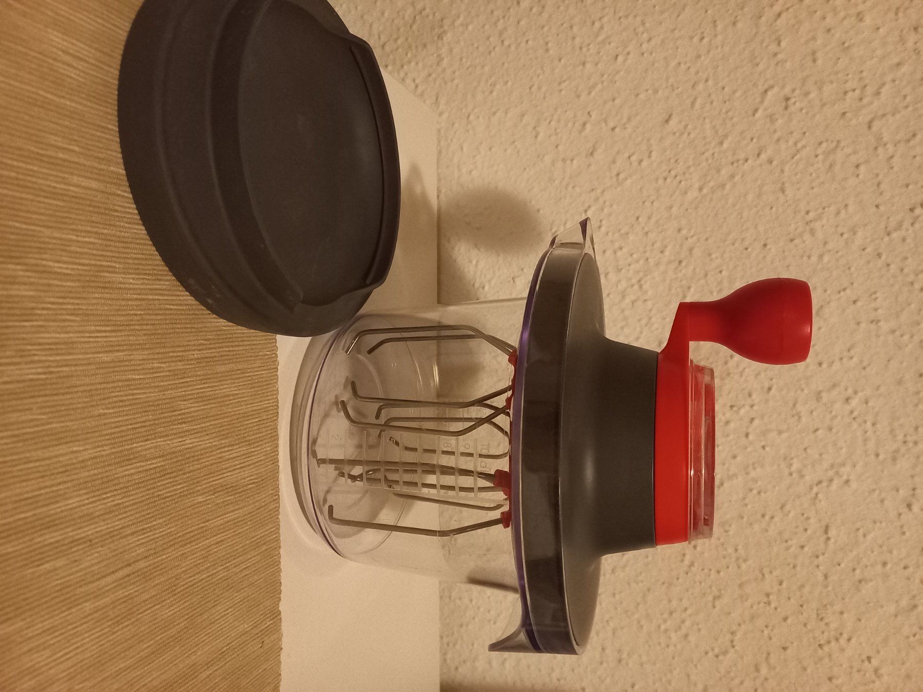 Appareils de cuisine: Manueller Schneebesen mit Schüssel – D'occasion à Lachen SZ par kati68 2