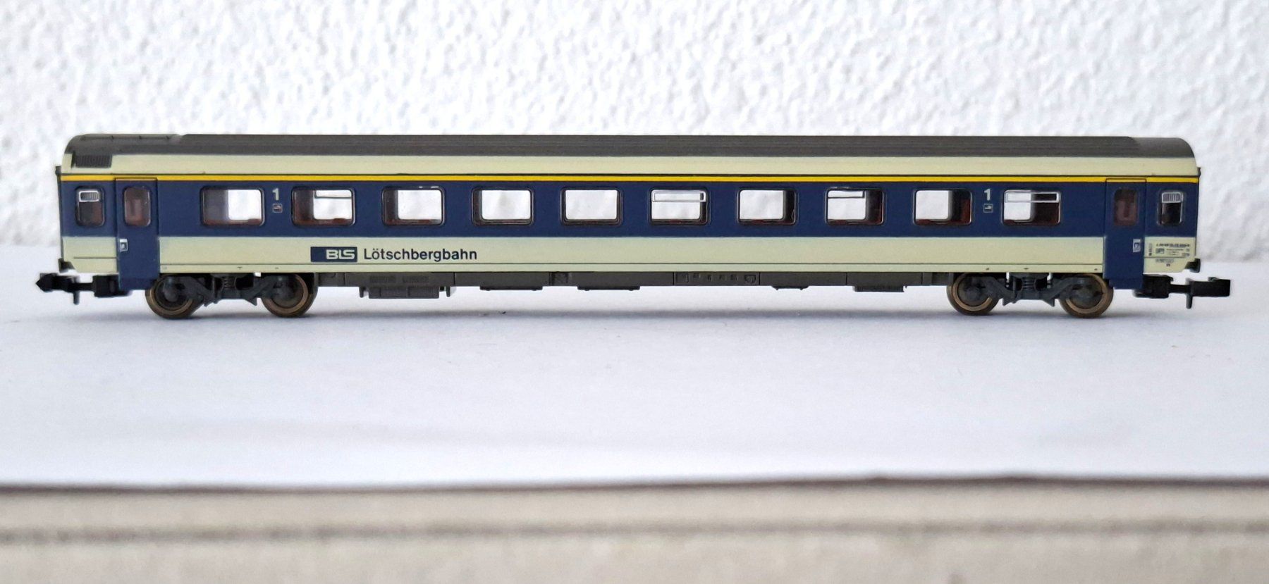 Roco Modelleisenbahnen: Roco EW IV BLS 1. Klasse – Gebraucht aus Biberist von Ntrains