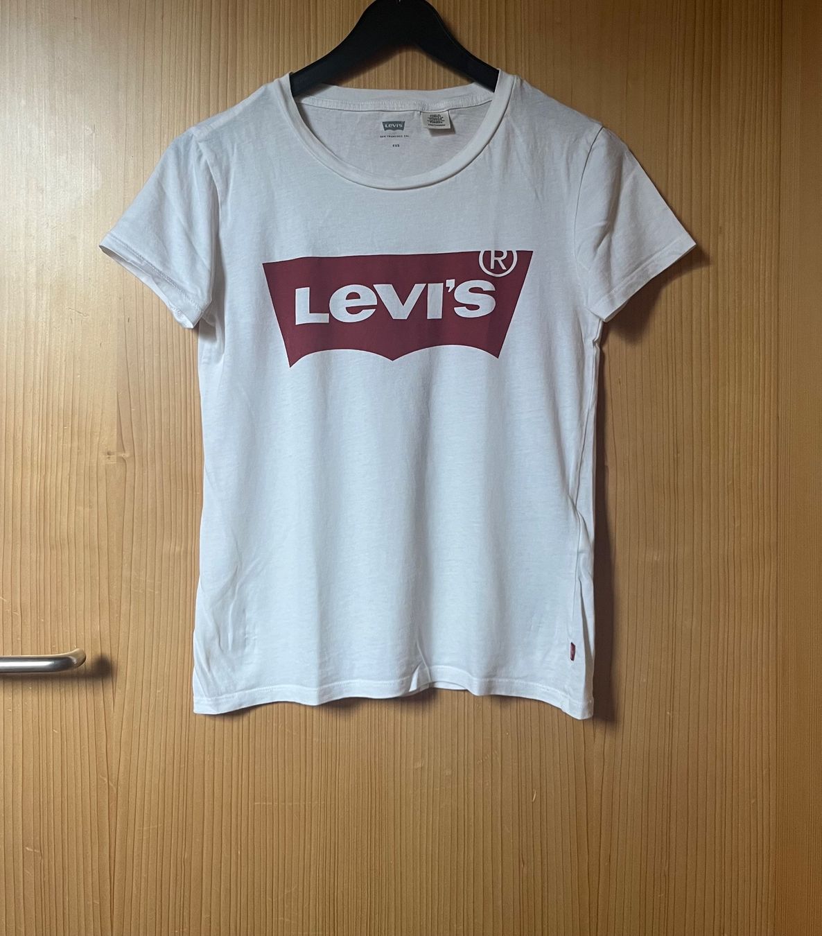 Levi's Lotti di vestiti: Lot de t-shirts simples – Usato da Ardon venduto da chl_j2df 1