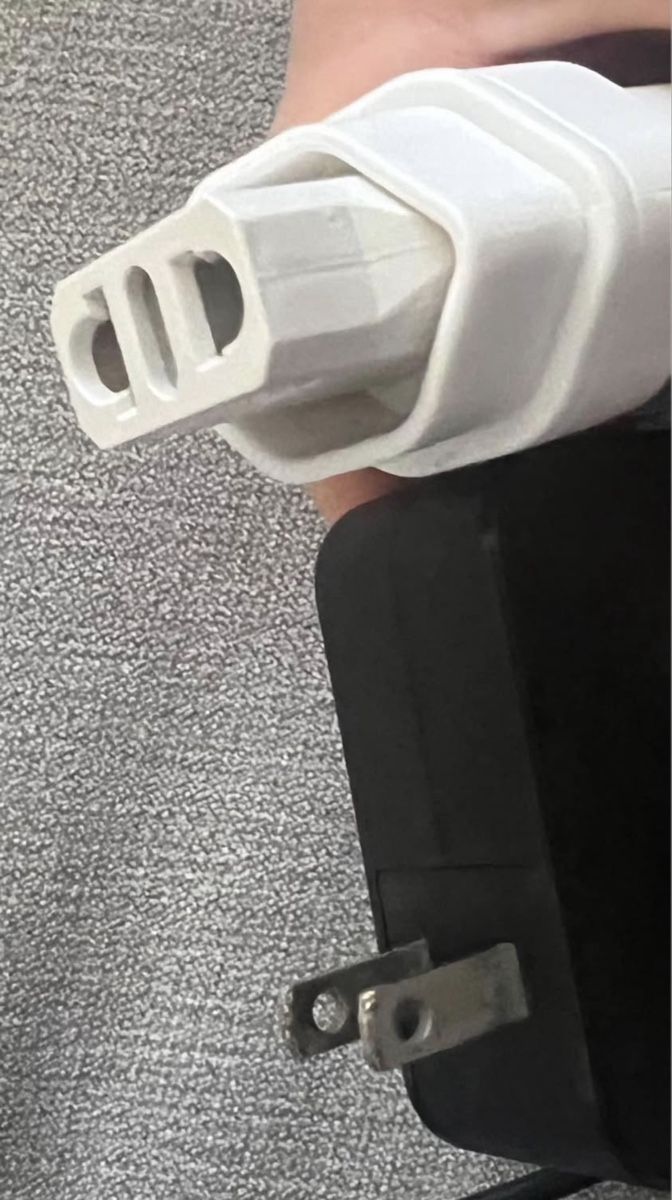Unità & Adattatore: Adapter Asia to EU/CH 220V – Nuovo (secondo la descrizione) da Luzern venduto da claiudiu 2