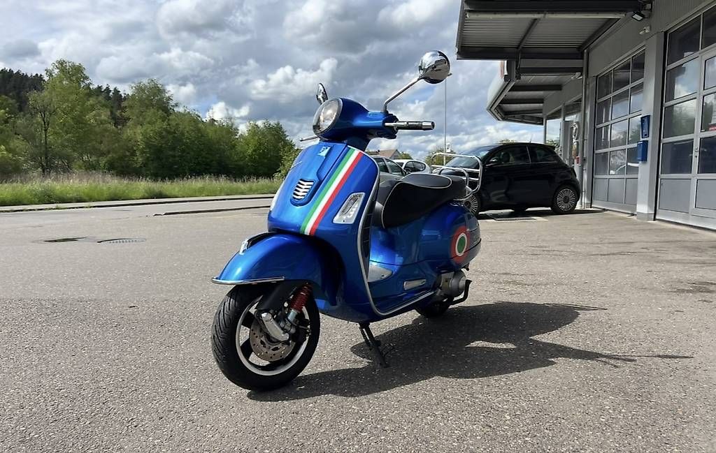 Scooter: Vespa 300 GTS Super Italia – Usato da Embrach venduto da Salvuzzo77 1
