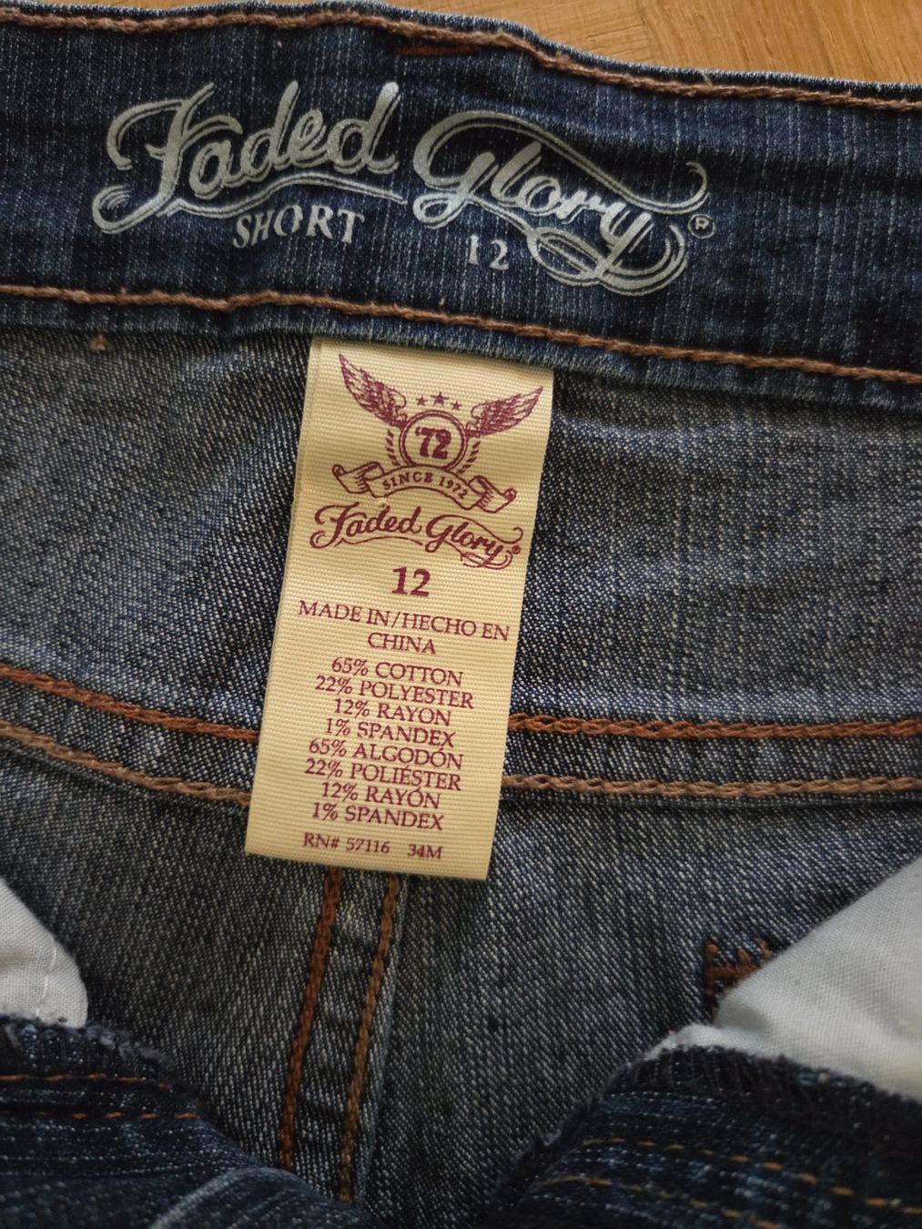 Jeans: kurze Hosen, Jeans, 44/46 – Gebraucht aus Liestal von ITOlio 1
