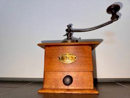 Antike Kaffeemühle Holz Metall PEUGEOT