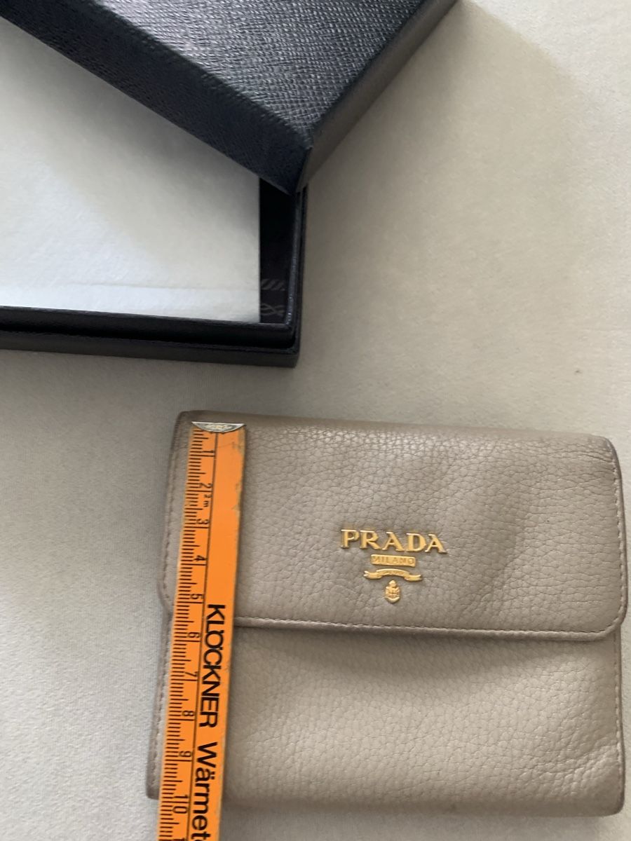 Prada Portemonnaies: Prada Portemonnaie – D'occasion à Bergdietikon par zor_856j 6