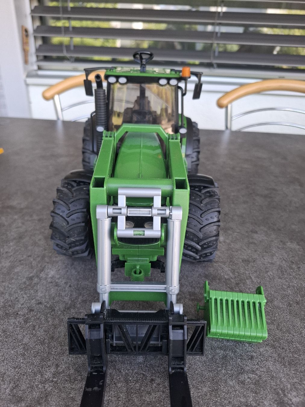Bruder Jouets: Bruder John Deer  7930 mit Frontlader – D'occasion à Heimberg par Suesigu