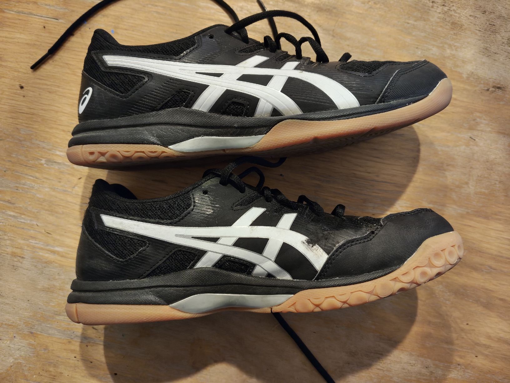 Asics Herrenschuhe: Asics Herren Hallenschuh gr. 41.5 – Gebraucht aus Weisslingen von jacksonmo 3