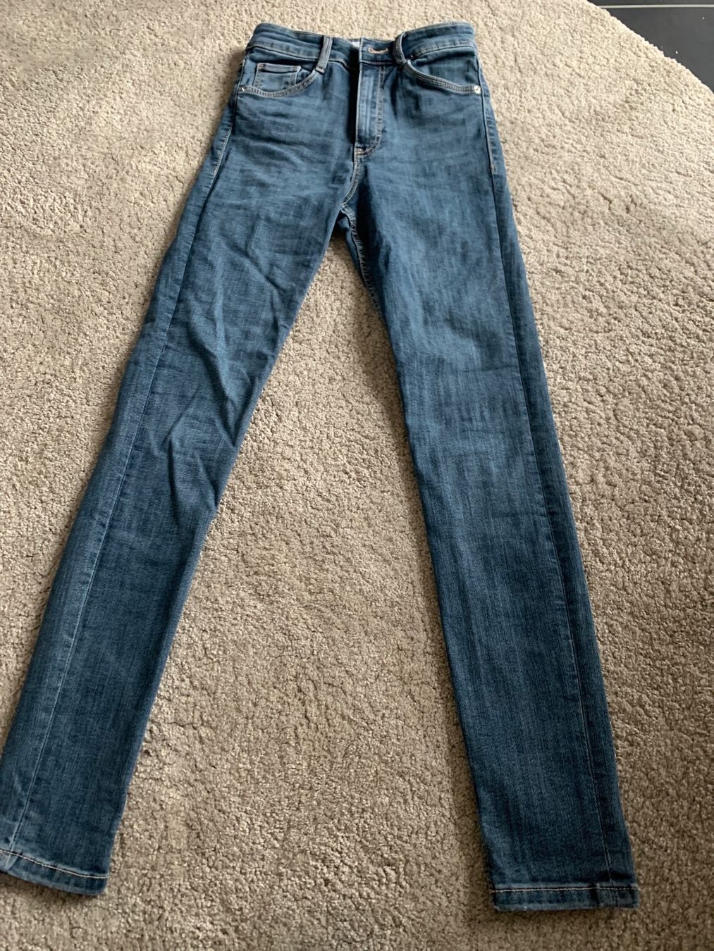 Zara Pantaloni: Zara Jeans Gr 34 schmal – Nuovo (secondo la descrizione) da Oberweningen venduto da Jogi2