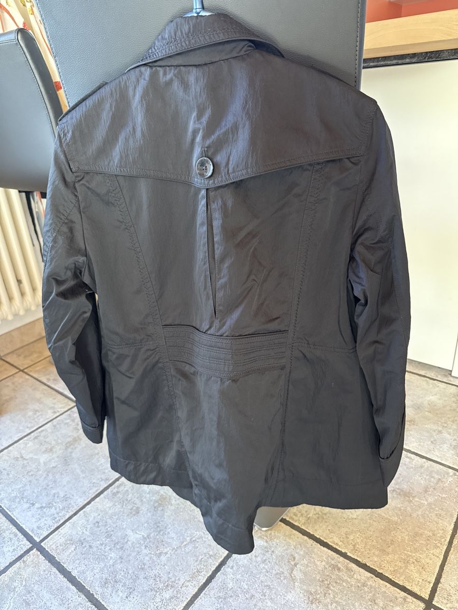 Giacche: Parka Kurzmantel schwarz – Usato da Dettighofen (Lengwil) venduto da Dolol 1