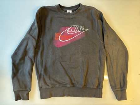 Genialer Nike Pullover, Grösse XS