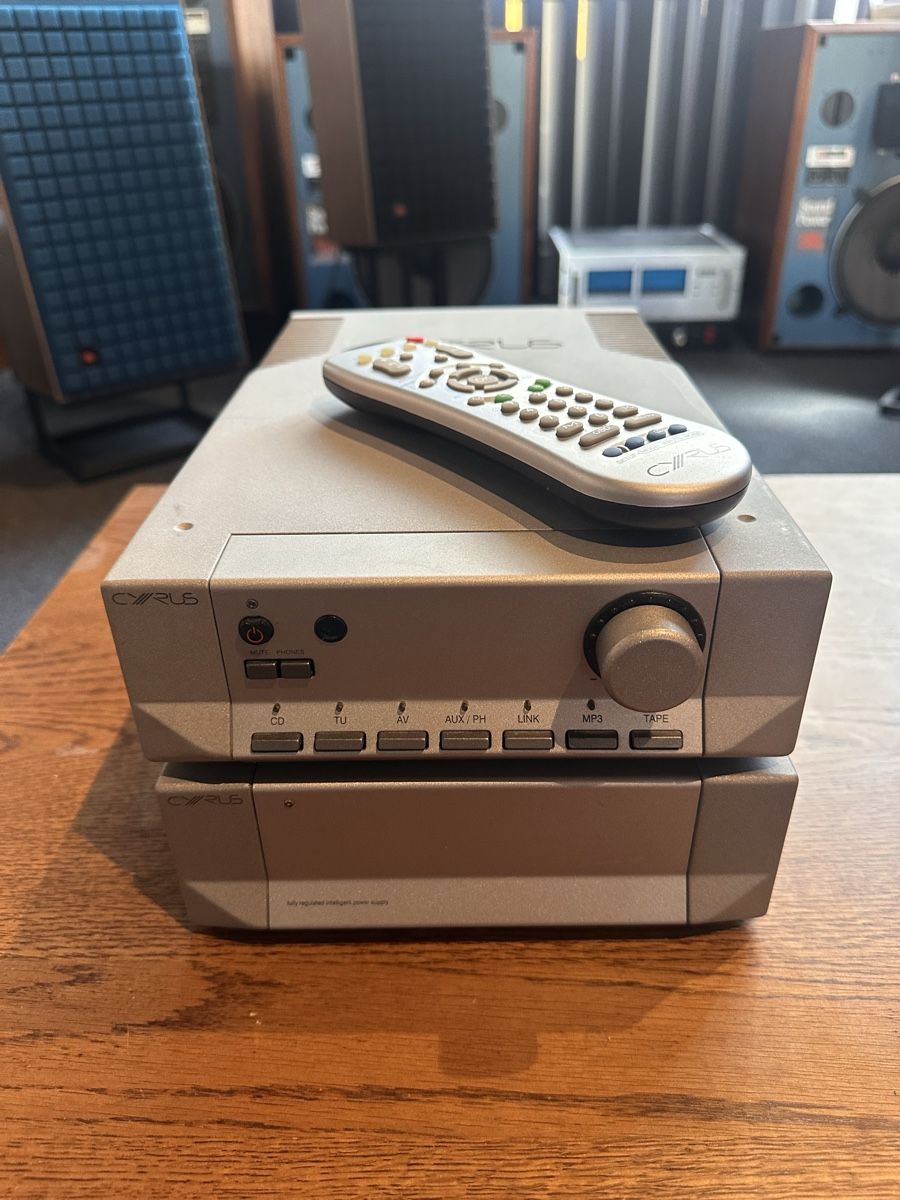 Cyrus Amplificatori: Cyrus X Amp/ Alimentation – Usato da Vevey venduto da Dborg 3