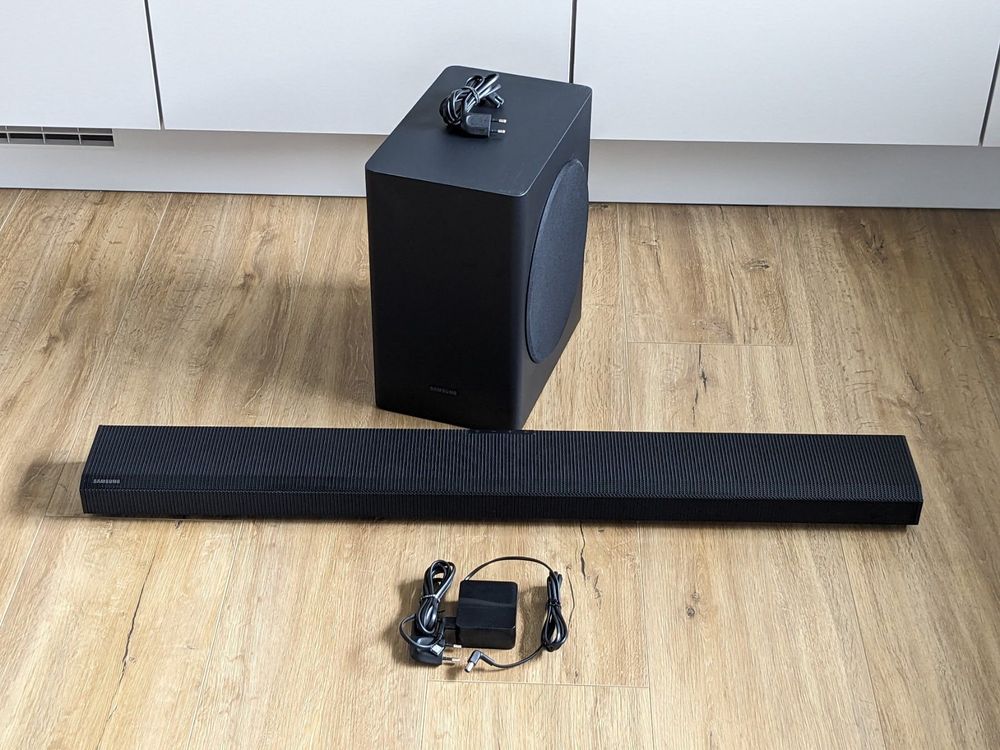Soundbar QSymphony mit Subwoofer Samsung HWQ70T Kaufen auf Ricardo