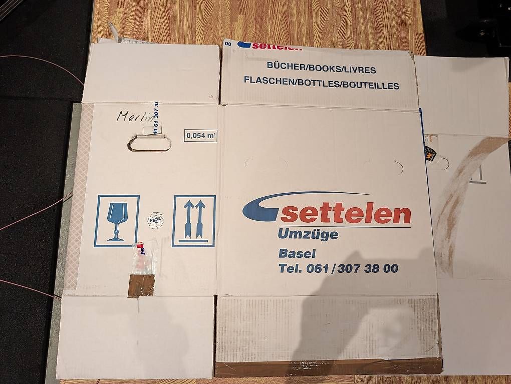 Kartons: Moving Cartoons  – Gebraucht aus Basel von Cheddu 2