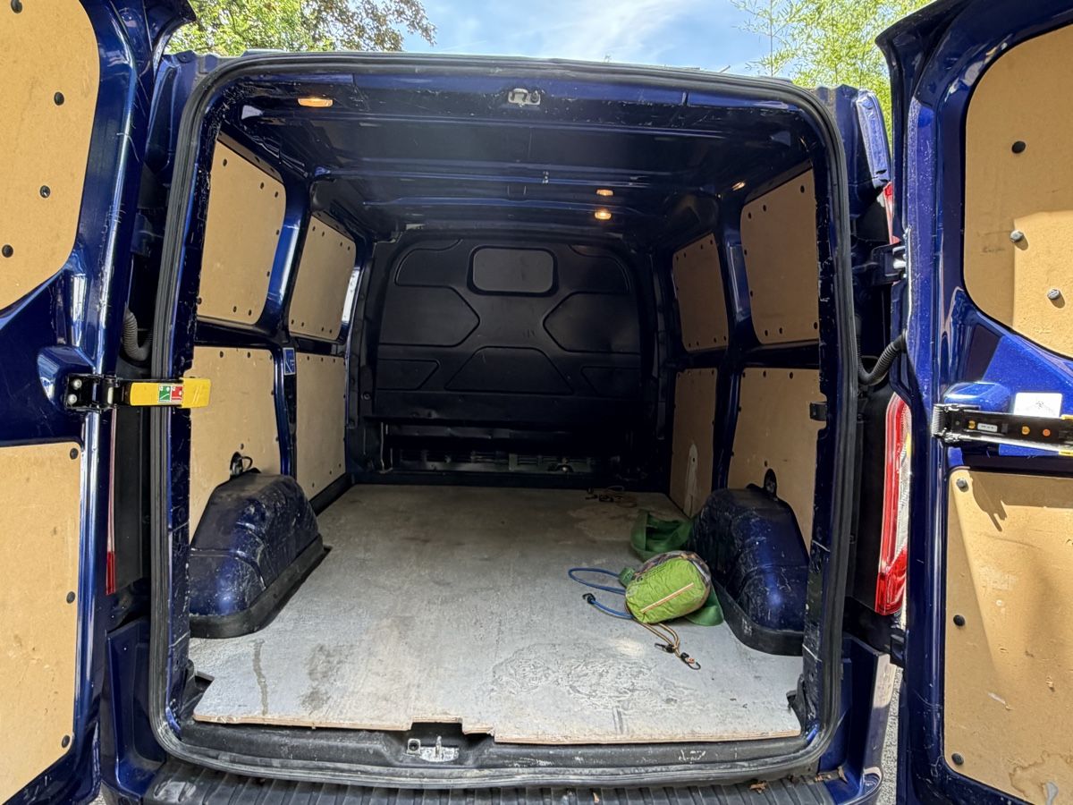 Ford Nutzfahrzeuge: Ford Transit Custom 2.0 manuelle, Diesel – Gebraucht aus Veyrier von Chessmann_Douane1255 4
