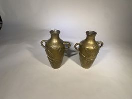 Japanese bronze vases, Meiji period (late19 century)