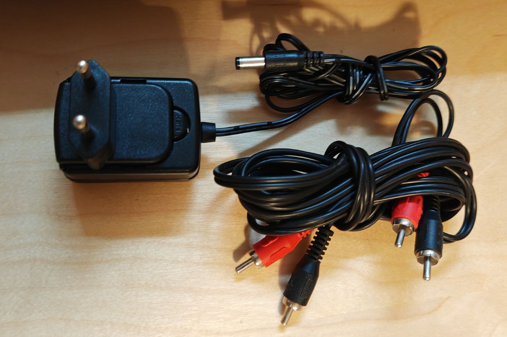 Lenco Giradischi: Lenco LS-40 Plattenspieler mit eingebauten Lautsprechern – Usato da Rheinsulz venduto da Dred 4