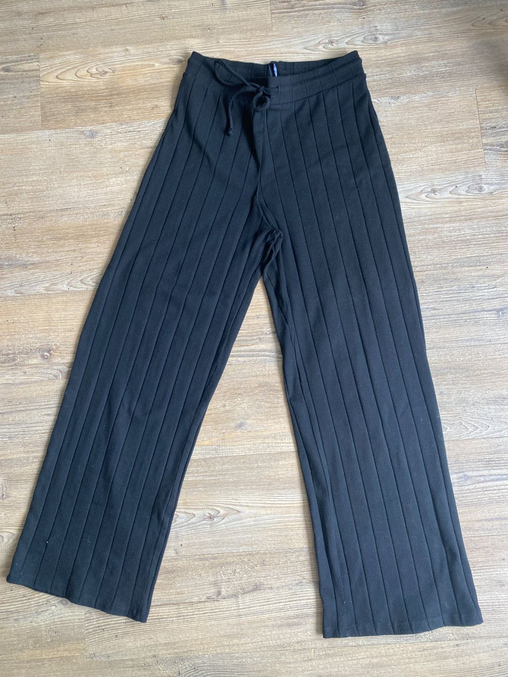 Stradivarius Hosen: Hose Stradivarius Strick, Gr. S – Gebraucht aus Amriswil von Egoldi 1