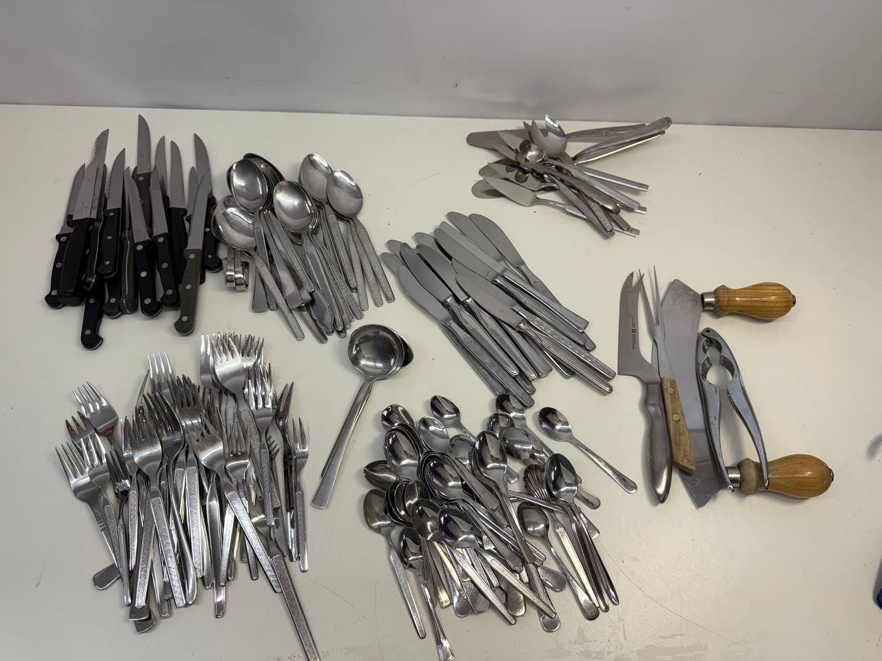 Bestecksets: Diverse Besteck , Messer Gabel Löffel Set K 141 – Gebraucht aus Oberönz von  1