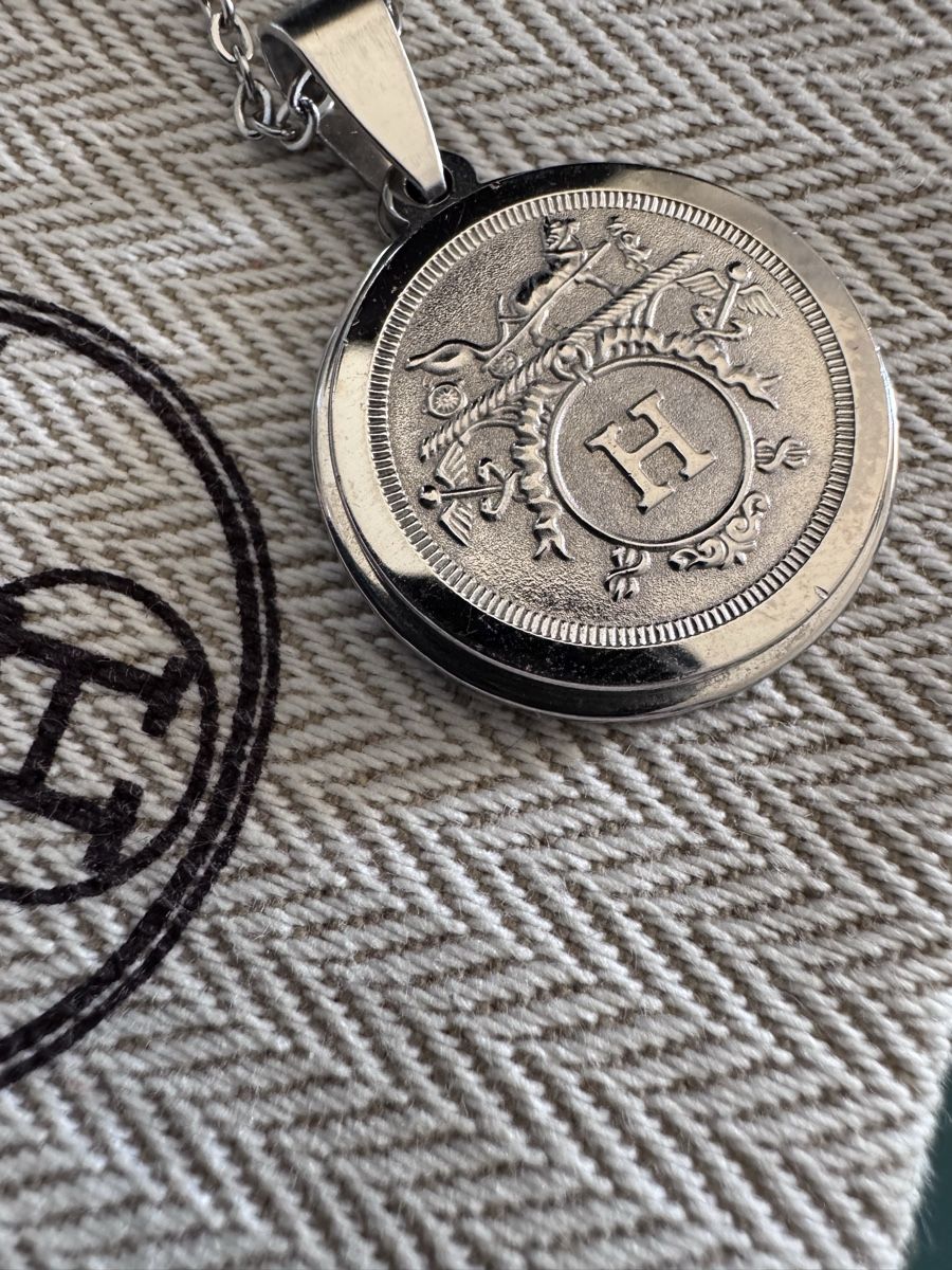 Hermès Ketten: Collier / pendentif Ex-libris Hermes monté sur chaîne – Gebraucht aus Neuchatel von mar_9blm 3