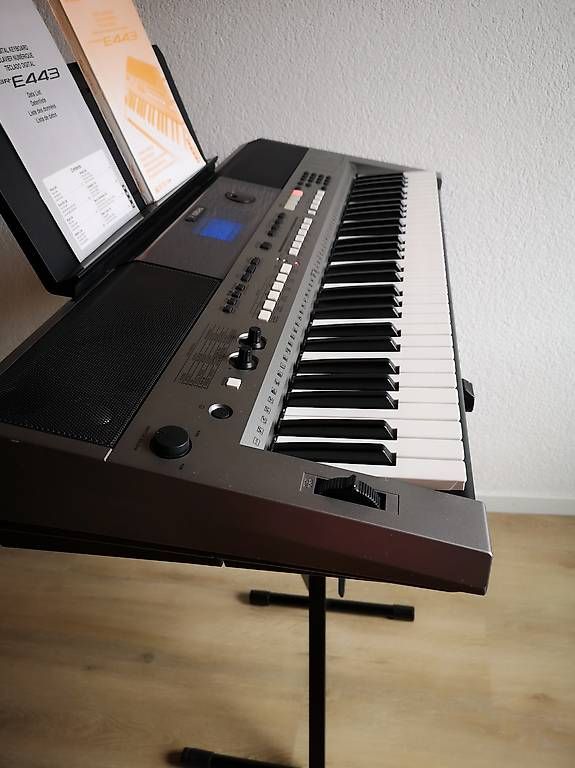 Strumenti musicali: Clavier numérique yamaha E 443 comme neuf  – Nuovo e nell'imballaggio originale da Lausanne venduto da rez_csn7 1