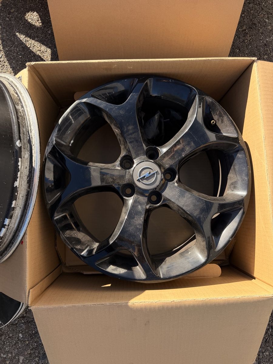 Opel Cerchioni: Opel Corsa D Felgen – Usato da Schenkon venduto da jul_vnk7 1