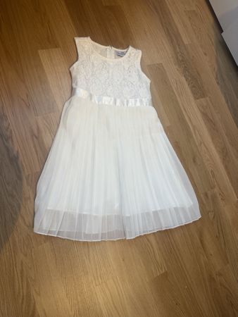 Happy Girls Dress, Size 116, Perfect for Spring Occasions