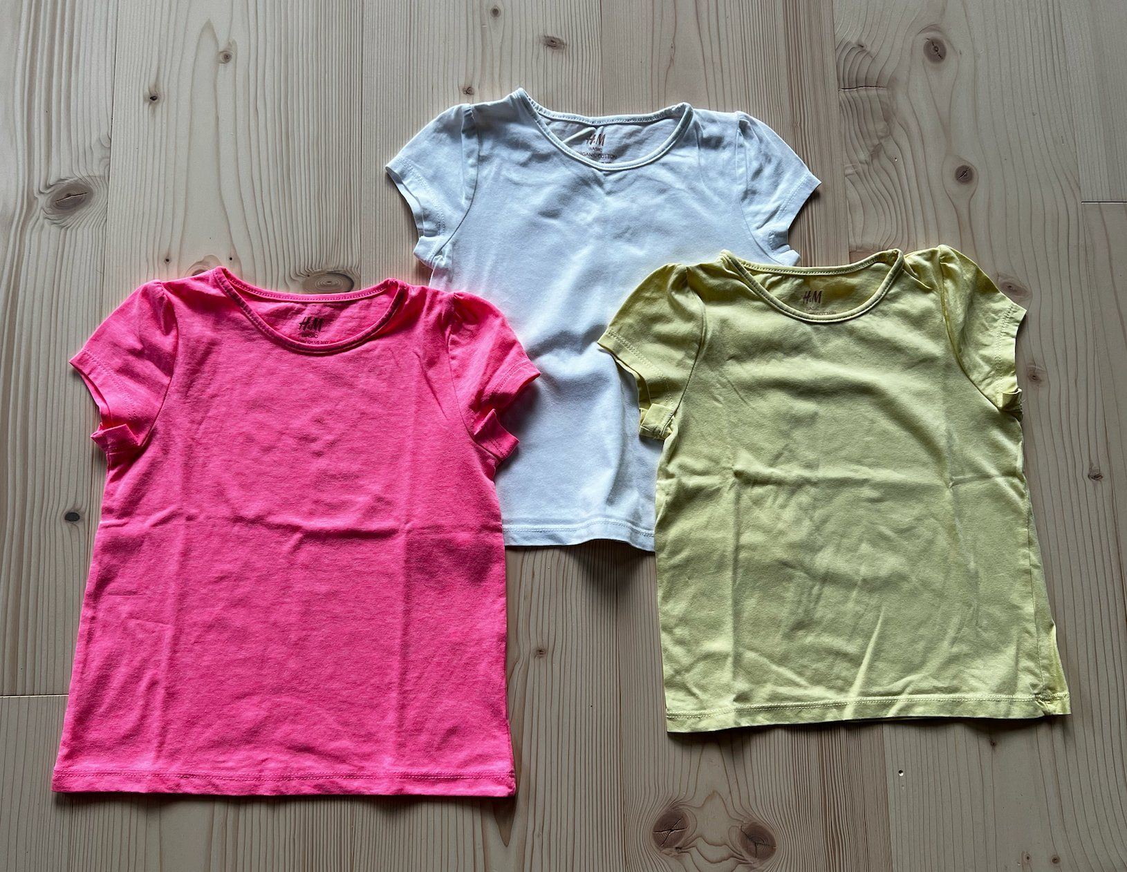 H&M Camicette, T-shirt & Top: H&M Set 3er-Pack Baumwoll-T-Shirts Gr.98/104 – Nuovo (secondo la descrizione) da Zürich venduto da normanprice 1